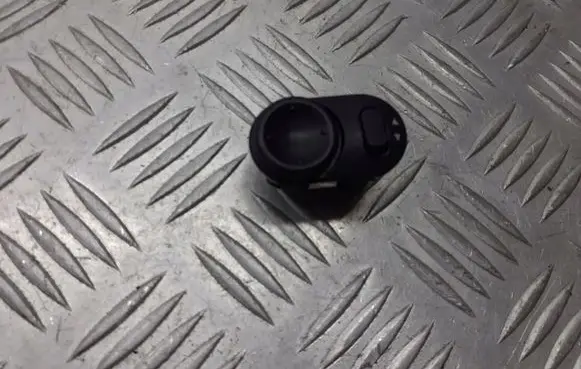 Opel Astra G Wing mirror switch