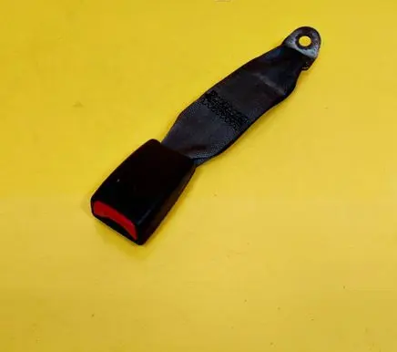 Mitsubishi Colt Middle seatbelt buckle (rear) 
