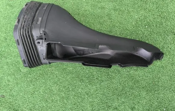 Audi A6 C7 Air intake duct part 4G0129624L