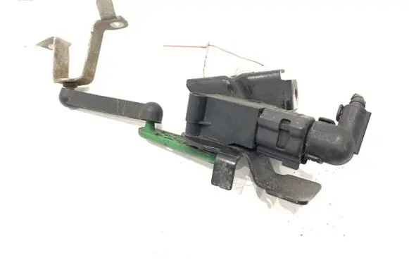 Headlight/headlamp level sensor