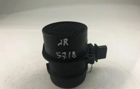Volkswagen PASSAT B6 Mass air flow meter 03G906461C