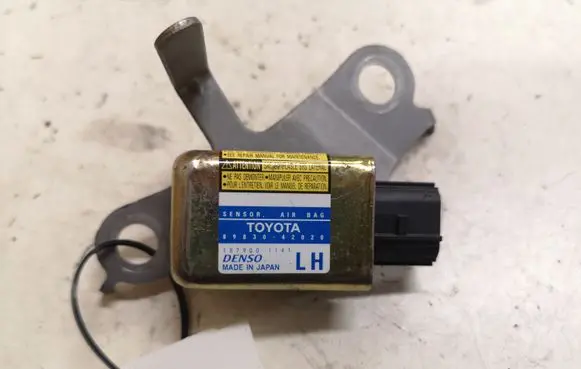 Toyota RAV 4 (XA20) Airbag deployment crash/impact sensor 8983042020 1879001141
