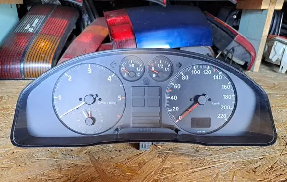 Audi A4 S4 B5 8D Speedometer (instrument cluster) 8D0919033A