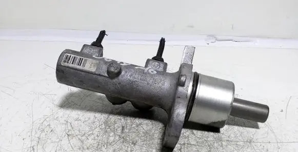 Audi A6 S6 C5 4B Master brake cylinder