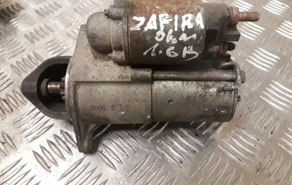 Opel Zafira B Starter motor 55556092