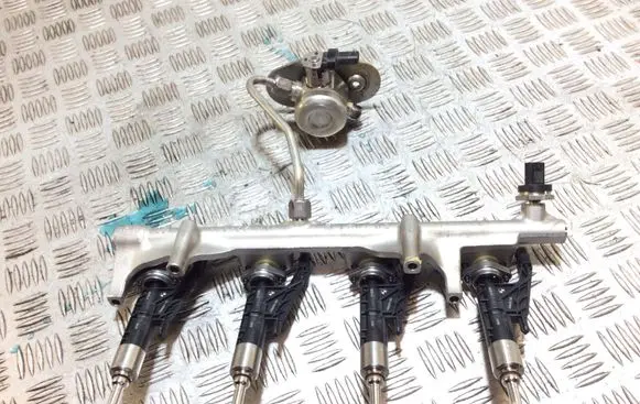 BMW 4 F32 F33 Fuel injectors set 0261500484 7639990 0261520258