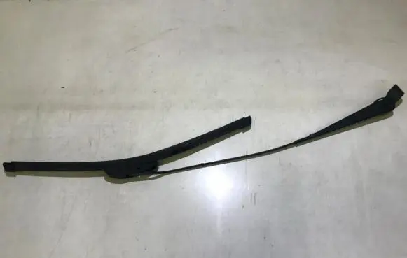 Opel Tigra A Front wiper blade arm 90532829