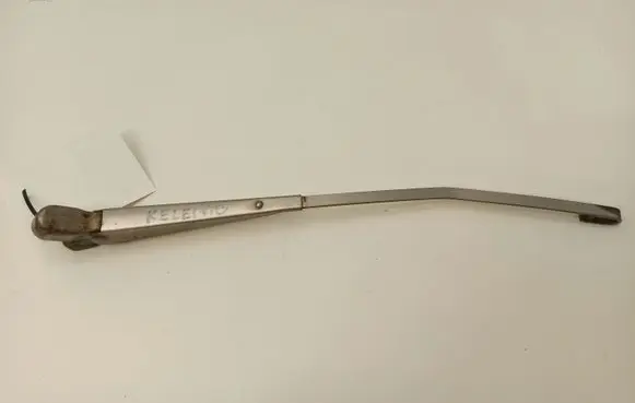 Mercedes-Benz COMPAKT W115 Front wiper blade arm