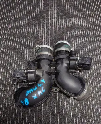 Coolant pipe/hose