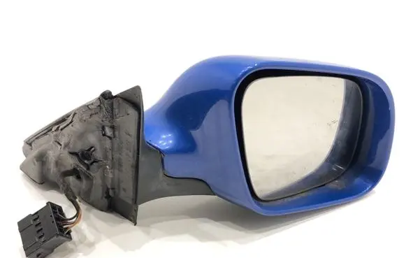 Audi A4 S4 B5 8D Front door electric wing mirror 