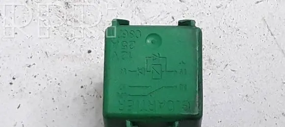 Renault Megane II Other relay 7700841004A