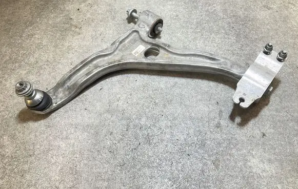 Front lower control arm/wishbone