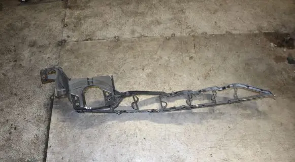 BMW X6 E71 Fender mounting bracket 7157989