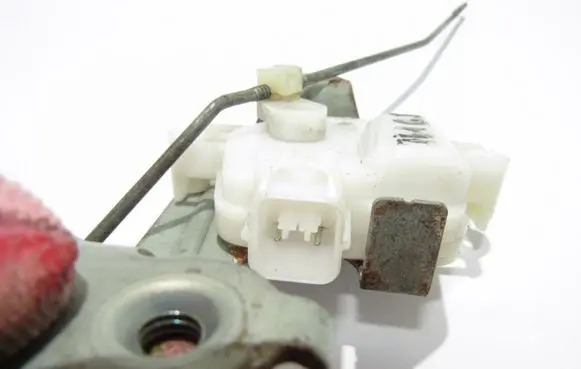 Mitsubishi L200 Central locking motor 