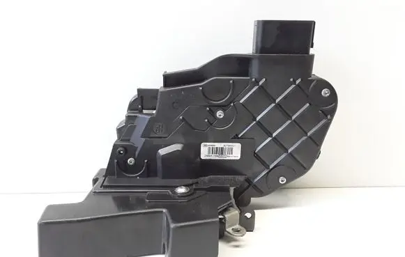 Volvo C30 Front door lock 30799301