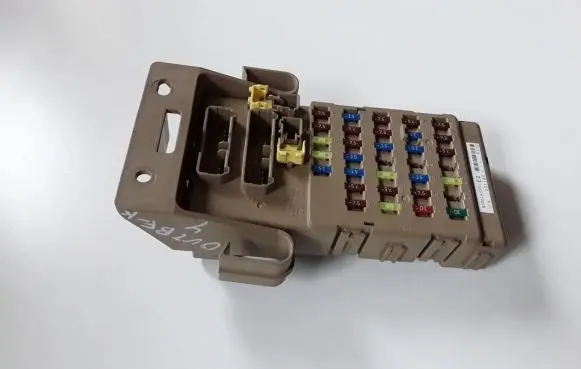 Subaru Outback Fuse module 82201AJ000