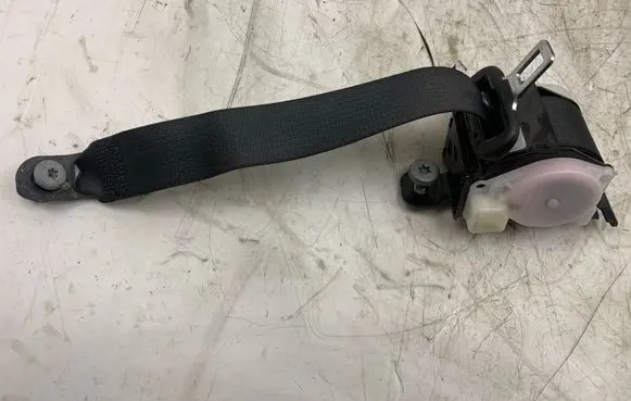 Opel Insignia A Rear seatbelt 13267147 M201 19092008
