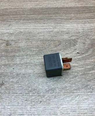 Skoda Fabia Mk1 (6Y) Other relay 191937503 4RA003510