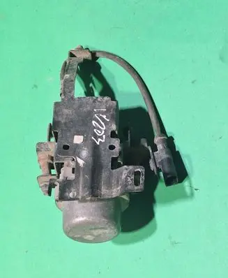 Mercedes-Benz C W203 Vacuum pump A2034300032 00832802 A0004351301