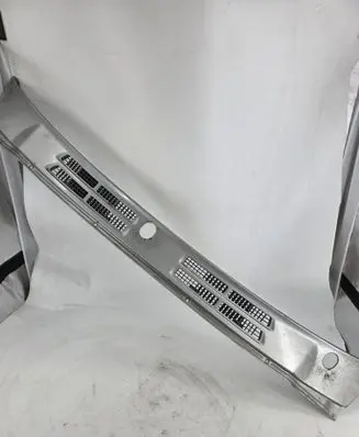 Mitsubishi Pajero Wiper trim 
