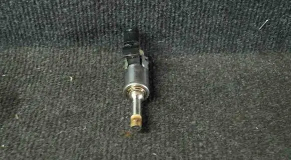 Volkswagen Golf VII Fuel injectors set 04E133036A