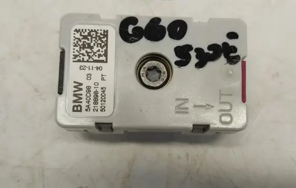 BMW 5 G60 Aerial antenna amplifier 5A40D98