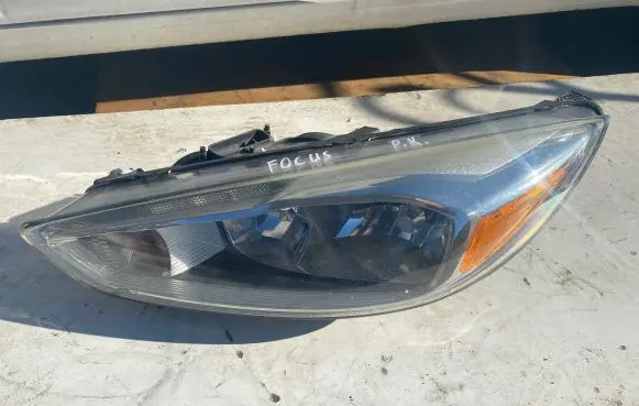 Ford Focus Headlight/headlamp