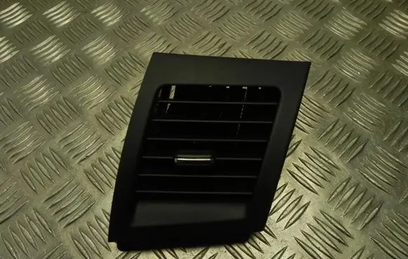 Rear air vent grill