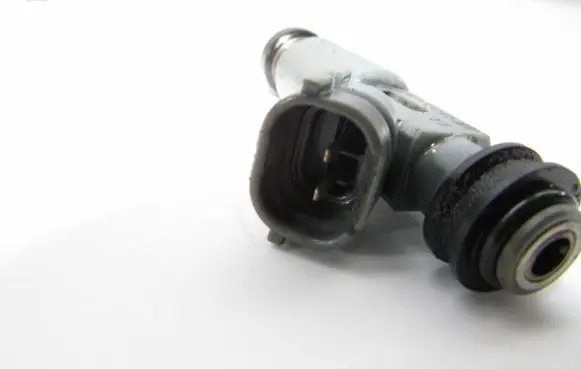 Mazda 323 F Fuel injector