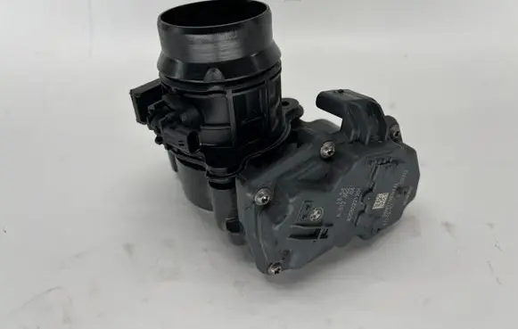 BMW 4 F36 Gran coupe Throttle valve 8512452
