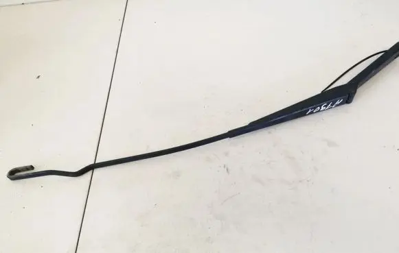 Volkswagen Transporter - Caravelle T4 Front wiper blade arm 701955410a