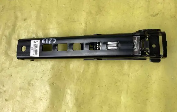 Mercedes-Benz A W169 Seat belt height adjuster A1698600588