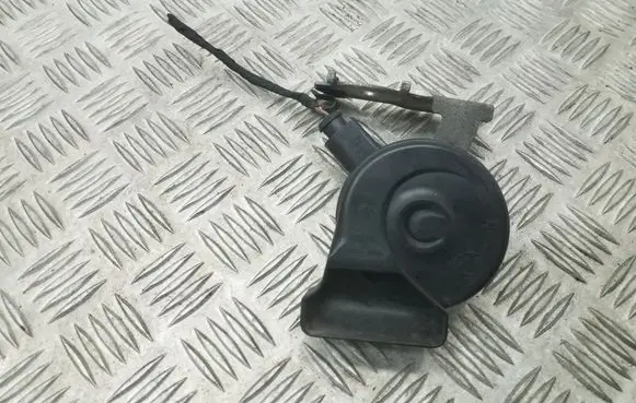 Volkswagen PASSAT B7 Horn signal A046522 3AA951182