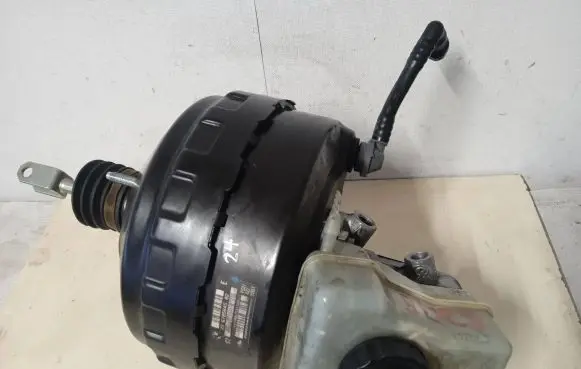 BMW 1 E81 E87 Brake booster 6785645