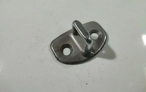 Skoda Octavia Mk2 (1Z) Rear door lock loop/hook striker 