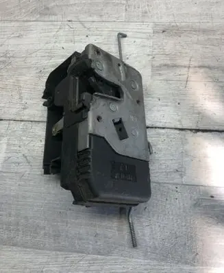 Opel Vivaro Front door lock 8200008246 91166237
