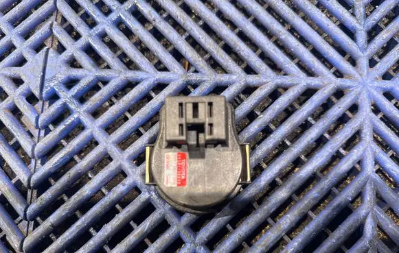 Lexus GS 300 350 430 450H Air suspension front height level sensor 8924130040