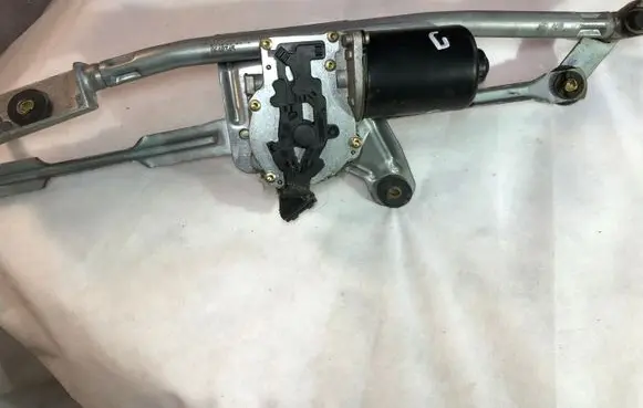 Volvo S60 Front wiper linkage and motor 09151848