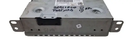 Peugeot Partner III Radio/CD/DVD/GPS head unit 9834032980