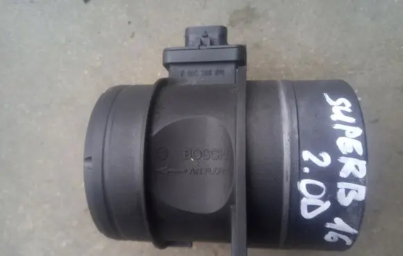 Skoda Superb B8 (3V) Mass air flow meter F000268010