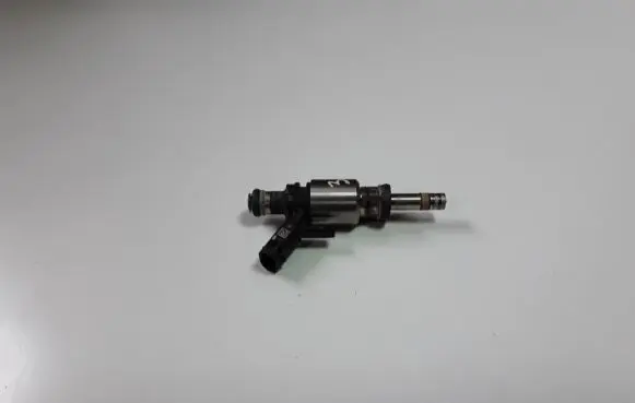 Audi TT TTS RS Mk3 8S Fuel injector 06L906A03