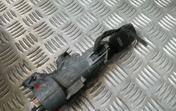 Audi A6 S6 C5 4B Ignition lock 4B0905851C