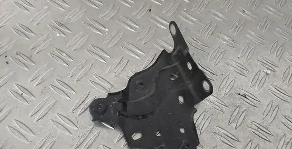 Toyota Prius (XW30) Fender mounting bracket