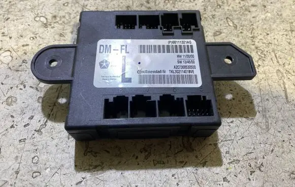Chrysler 200 Door control unit/module 68111321AG A2C7368530500