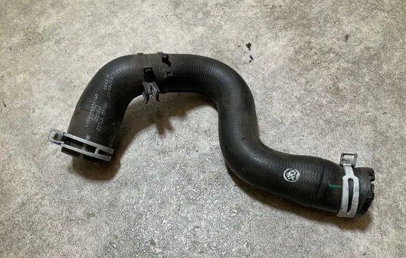 Engine coolant pipe/hose