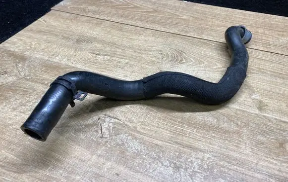 Mercedes-Benz E C207 W207 Engine coolant pipe/hose A2045017182