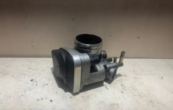 Skoda Octavia Mk2 (1Z) Throttle valve 06A133062AB