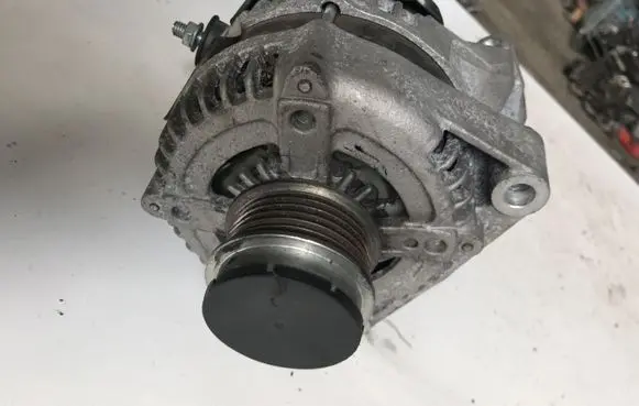 Jeep Cherokee III KJ Generator/alternator