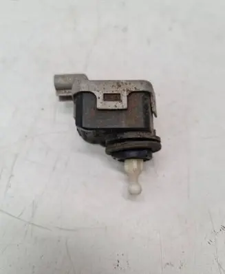 Opel Astra G Headlight level adjustment motor 90590665