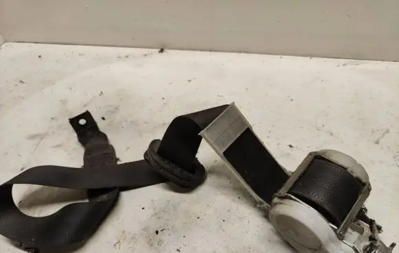 Opel Vectra C Front seatbelt 03314650